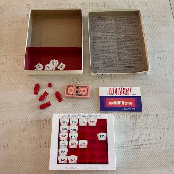 Vintage 1972 Milton Bradley Play the Jeopardy Game! Ninth Edition #4457 - Picture 3 of 11